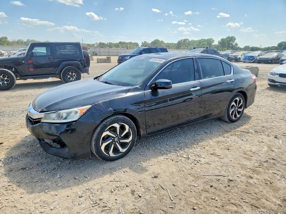 60482866 :رقم المزاد ، 1HGCR2F7XHA109950 vin ، 2017 Honda Accord مزاد بيع