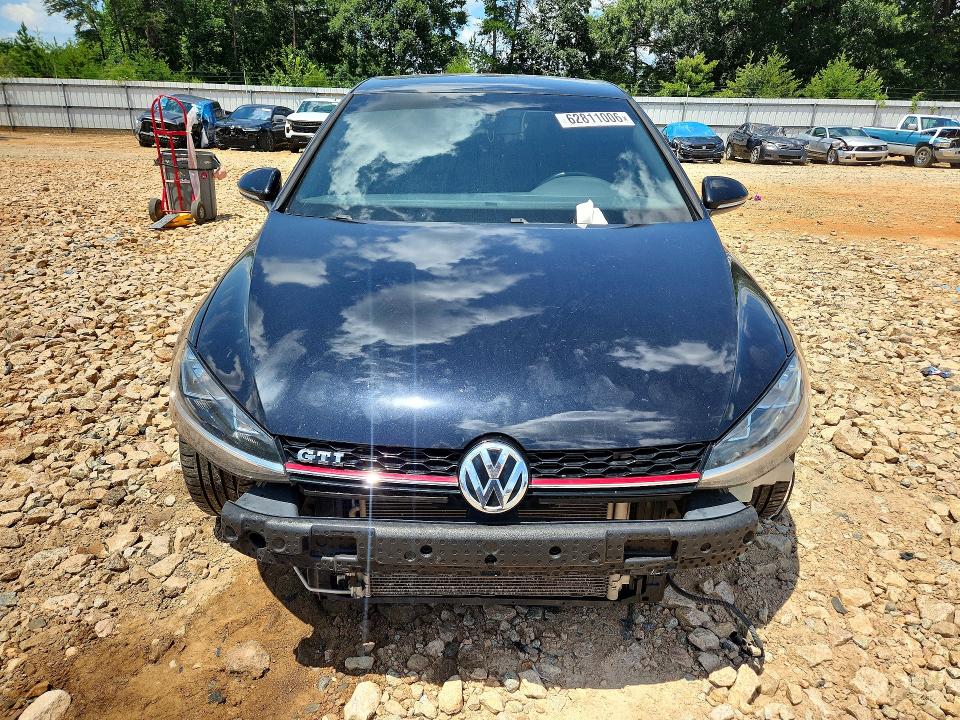 62811006 :رقم المزاد ، 3VW447AU0JM288081 vin ، 2018 Volkswagen Gti مزاد بيع
