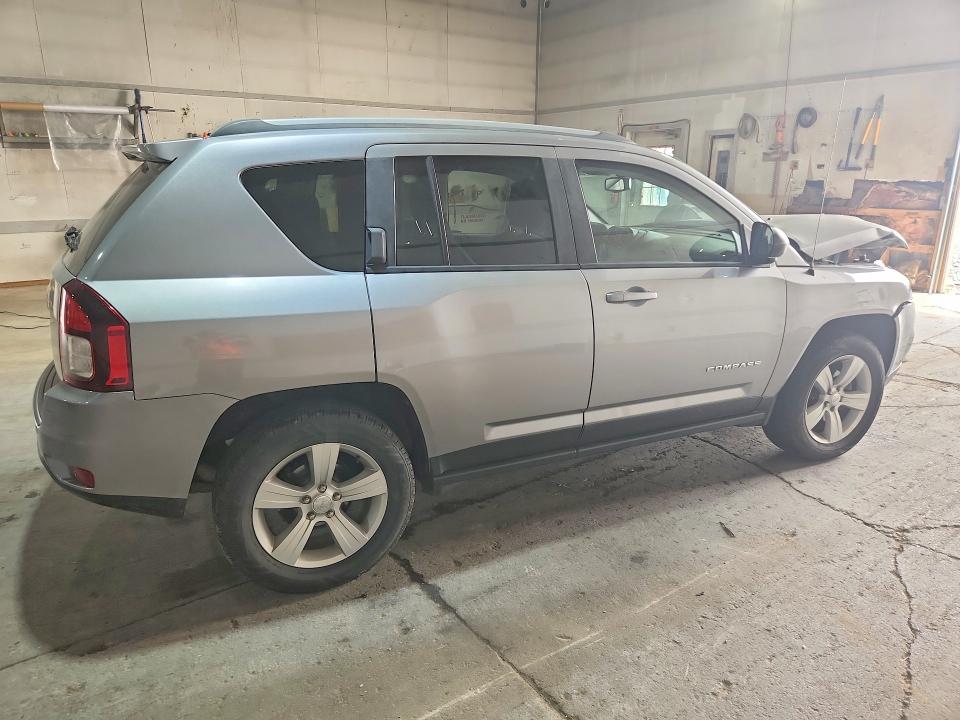 61320526 :رقم المزاد ، 1C4NJDBB0GD662611 vin ، 2016 Jeep Compass مزاد بيع