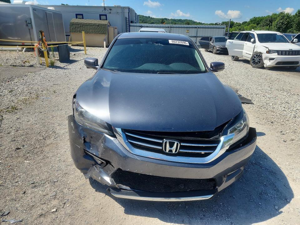 60232696 :رقم المزاد ، 1HGCR2F89FA216106 vin ، 2015 Honda Accord مزاد بيع