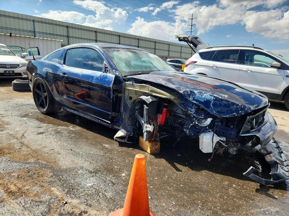 61439856 :رقم المزاد ، 1ZVBP8CH6A5138177 vin ، 2010 Ford Mustang مزاد بيع