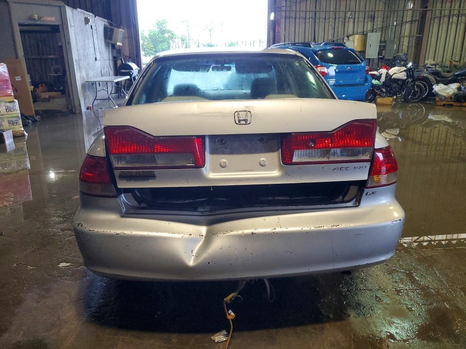 2001 Honda Accord მანქანა იყიდება აუქციონზე, vin: 1HGCG65501A104047, აუქციონის ნომერი: 57911076