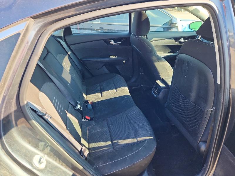 61125616 :رقم المزاد ، 3KPF54AD8ME315839 vin ، 2021 Kia Forte مزاد بيع