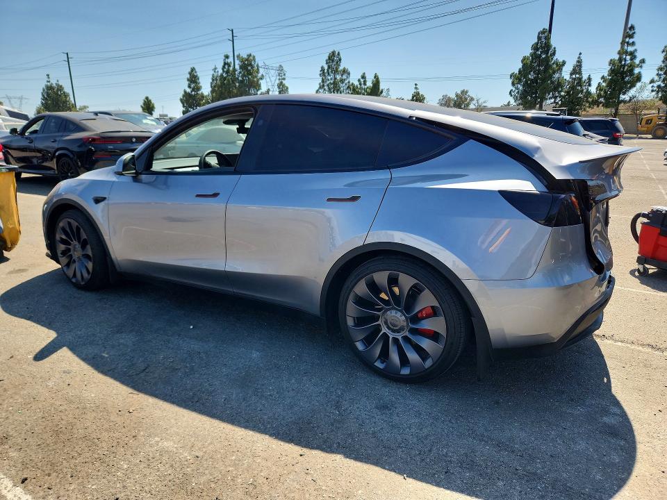 60526796 :رقم المزاد ، 7SAYGDEF9RA296461 vin ، 2024 Tesla Model Y مزاد بيع