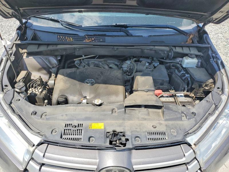 59917516 :رقم المزاد ، 5TDBZRFH4KS961295 vin ، 2019 Toyota Highlander مزاد بيع