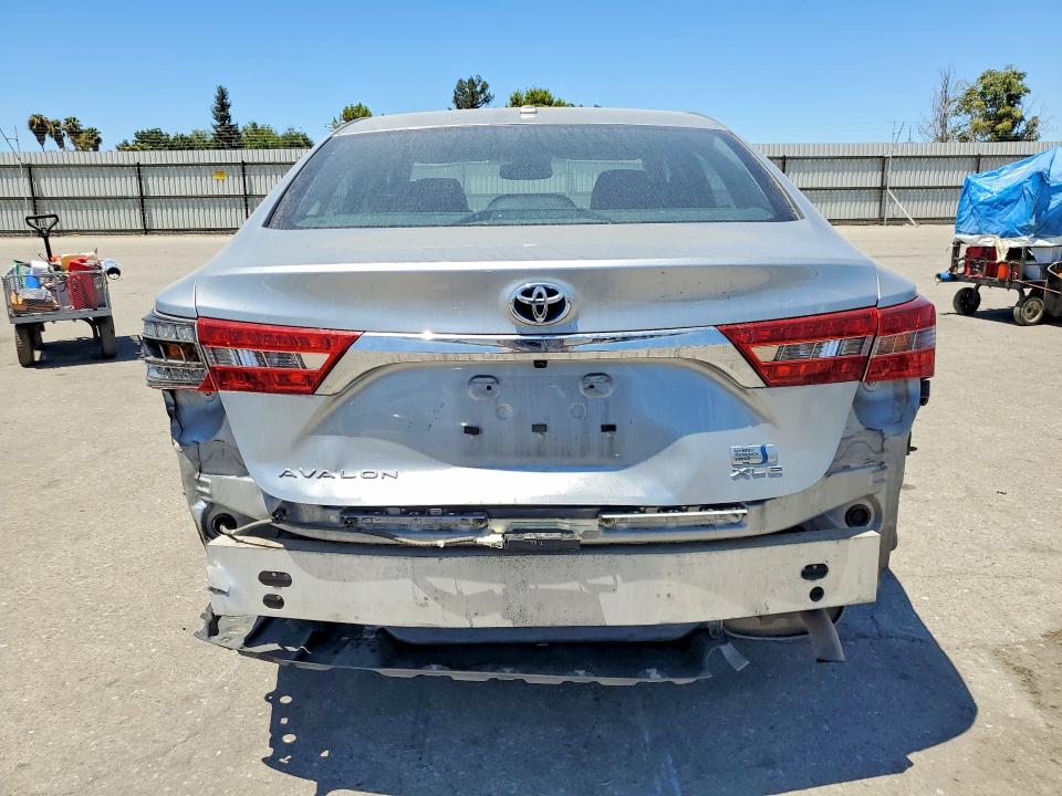 61979416 :رقم المزاد ، 4T1BD1EB9JU060894 vin ، 2018 Toyota Avalon Hybrid مزاد بيع
