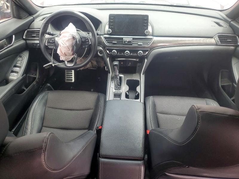 60871786 :رقم المزاد ، 1HGCV1F38JA160646 vin ، 2018 Honda Accord مزاد بيع