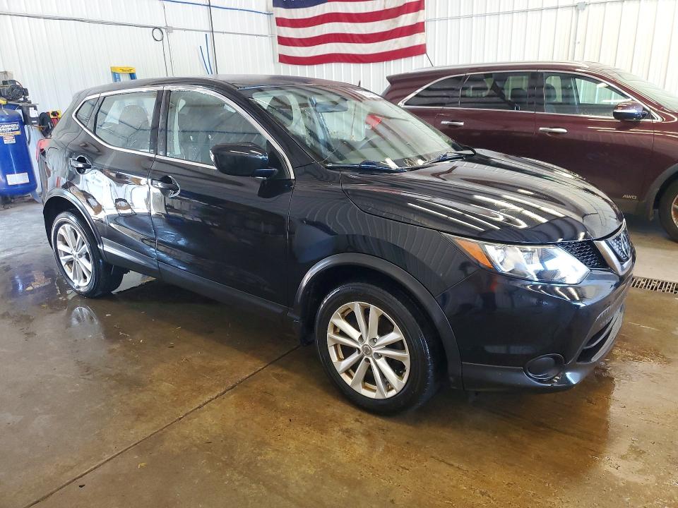 62243846 :رقم المزاد ، JN1BJ1CR6JW285620 vin ، 2018 Nissan Rogue Sport مزاد بيع