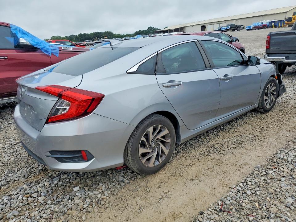 Продажа на аукционе авто 2018 Honda Civic, vin: 2HGFC2F7XJH596749, номер лота: 62297956