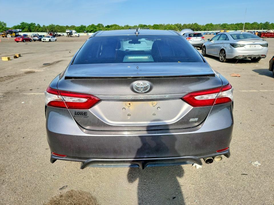 60799276 :رقم المزاد ، 4T1B11HK8KU238798 vin ، 2019 Toyota Camry مزاد بيع
