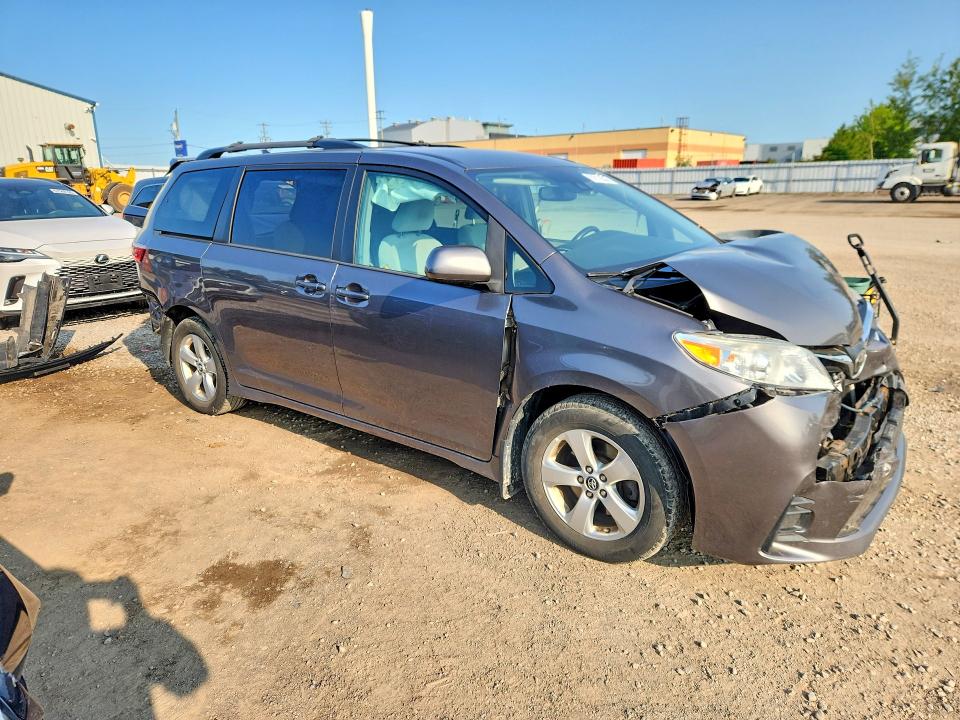 Aukcja sprzedaży 2018 Toyota Sienna, vin: 5TDKZ3DC5JS926381, numer aukcji: 61812636
