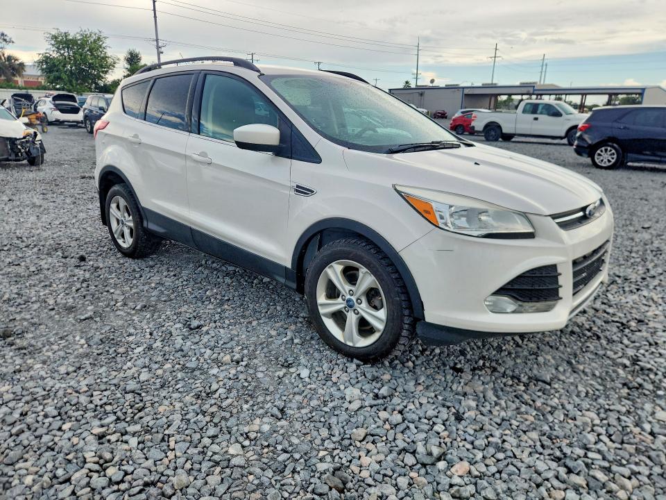2013 Ford Escape მანქანა იყიდება აუქციონზე, vin: 1FMCU9GXXDUA82807, აუქციონის ნომერი: 60189416