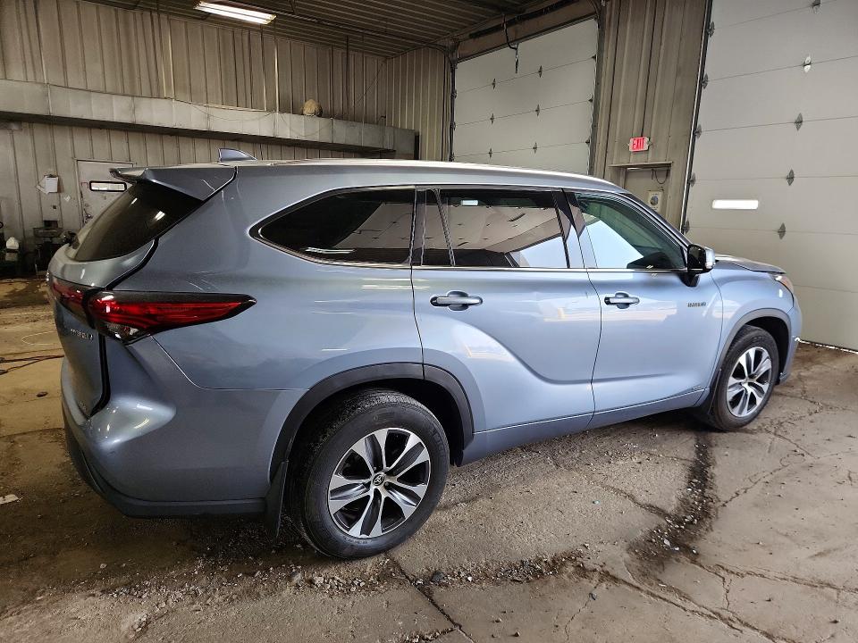 61508706 :رقم المزاد ، 5TDGBRCH4MS066049 vin ، 2021 Toyota Highlander مزاد بيع