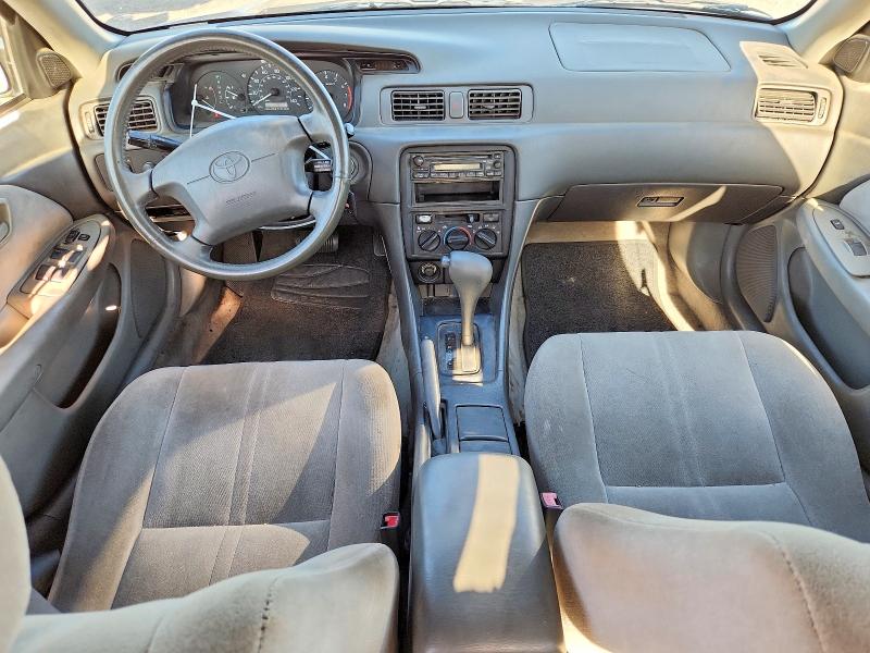 60069546 :رقم المزاد ، JT2BG28K2W0152093 vin ، 1998 Toyota Camry مزاد بيع