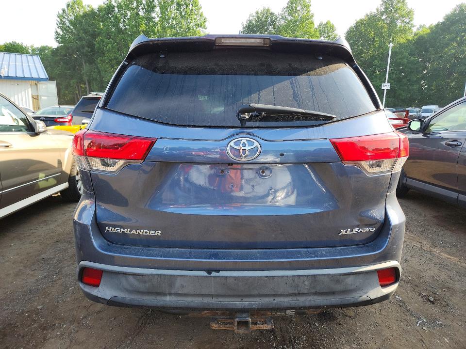 2018 Toyota Highlander მანქანა იყიდება აუქციონზე, vin: 5TDJZRFH5JS491997, აუქციონის ნომერი: 61348546