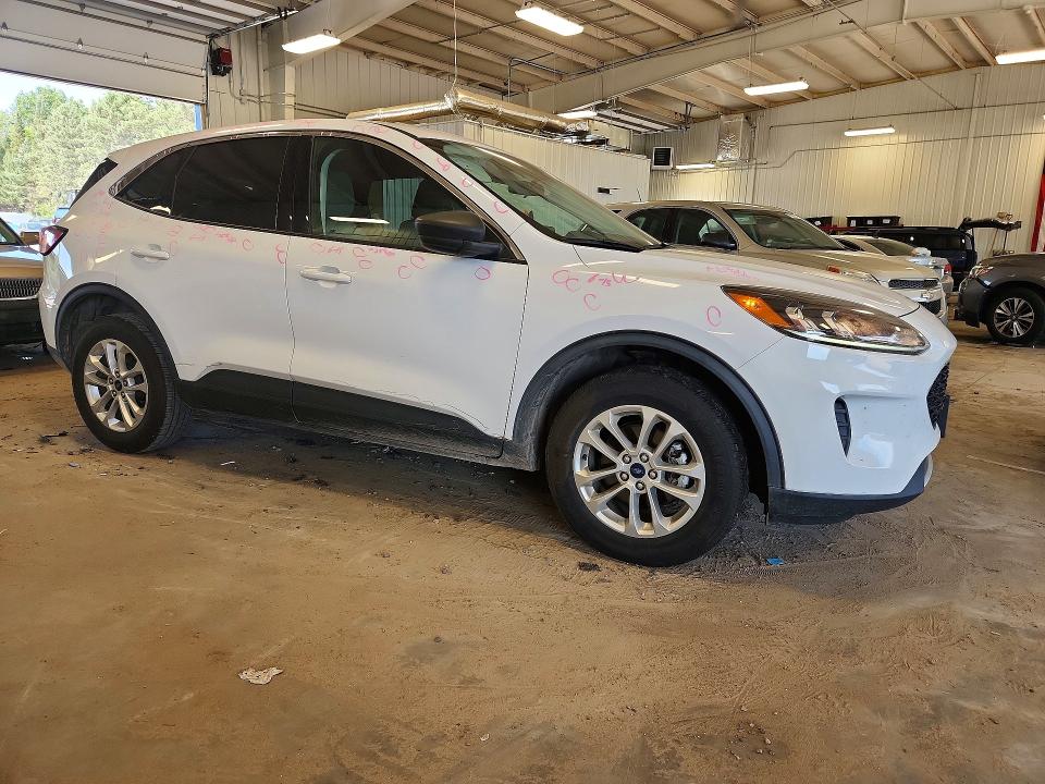 Продажа на аукционе авто 2022 Ford Escape, vin: 1FMCU9G67NUB14847, номер лота: 61726816