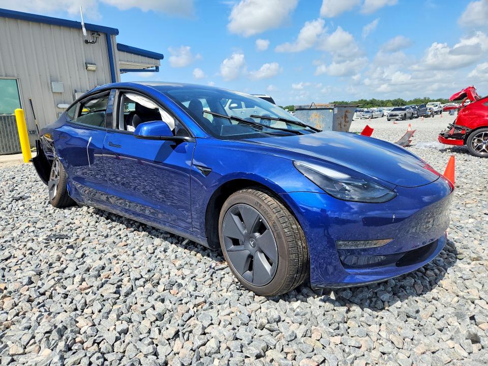 60357016 :رقم المزاد ، 5YJ3E1EB9NF233172 vin ، 2022 Tesla Model 3 مزاد بيع