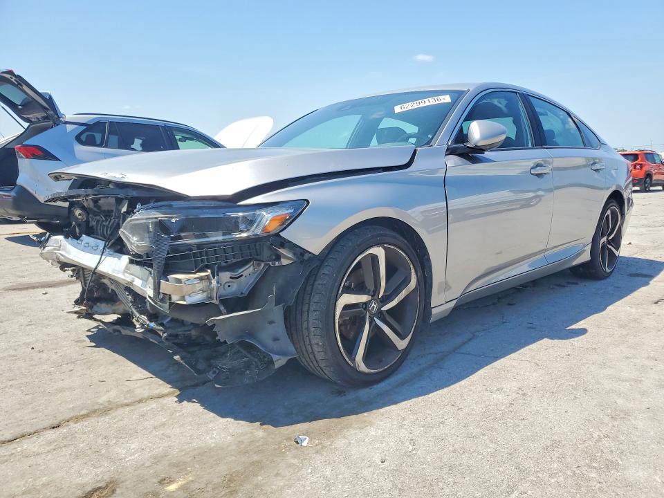62299136 :رقم المزاد ، 1HGCV1F30JA075087 vin ، 2018 Honda Accord مزاد بيع