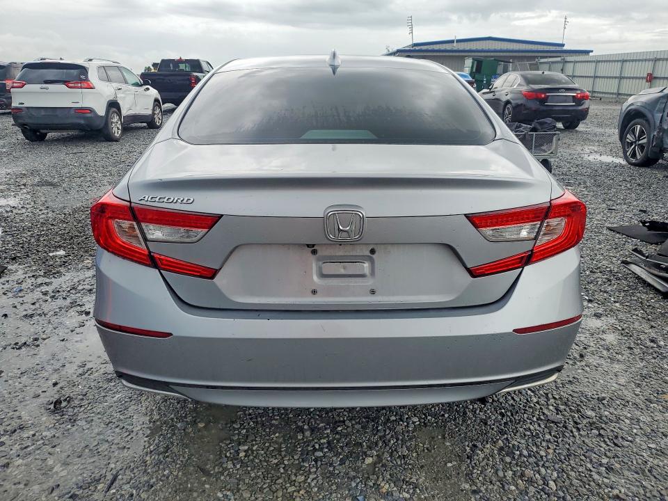 60574326 :رقم المزاد ، 1HGCV1F41JA067878 vin ، 2018 Honda Accord مزاد بيع