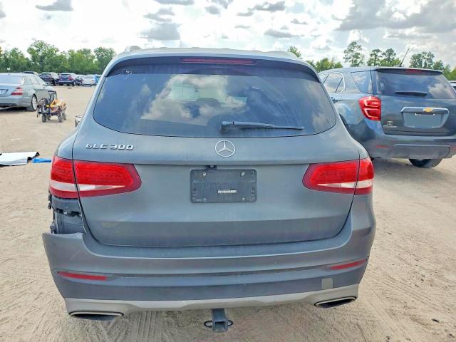 62882616 :رقم المزاد ، WDC0G4JB4HF114993 vin ، 2017 Mercedes-benz Glc مزاد بيع