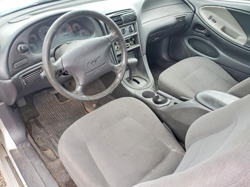 60819206 :رقم المزاد ، 1FAFP4047YF226325 vin ، 2001 Ford Mustang مزاد بيع