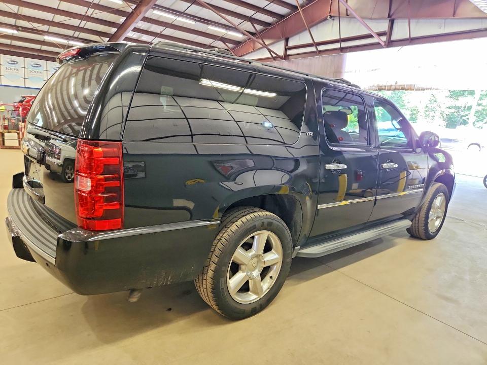 2014 Chevrolet Suburban მანქანა იყიდება აუქციონზე, vin: 1GNSCKE01ER106780, აუქციონის ნომერი: 61282296