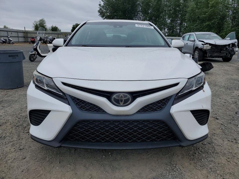 2018 Toyota Camry მანქანა იყიდება აუქციონზე, vin: 4T1B11HK0JU598291, აუქციონის ნომერი: 57431966