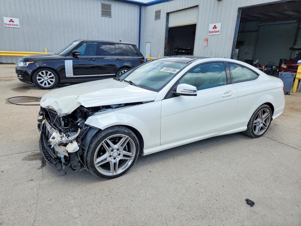 2013 Mercedes-benz C მანქანა იყიდება აუქციონზე, vin: WDDGJ4HB6DG044211, აუქციონის ნომერი: 62081396