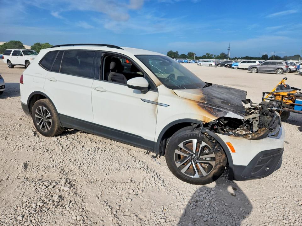 62330156 :رقم المزاد ، 3VVRB7AX4PM072317 vin ، 2023 Volkswagen Tiguan مزاد بيع