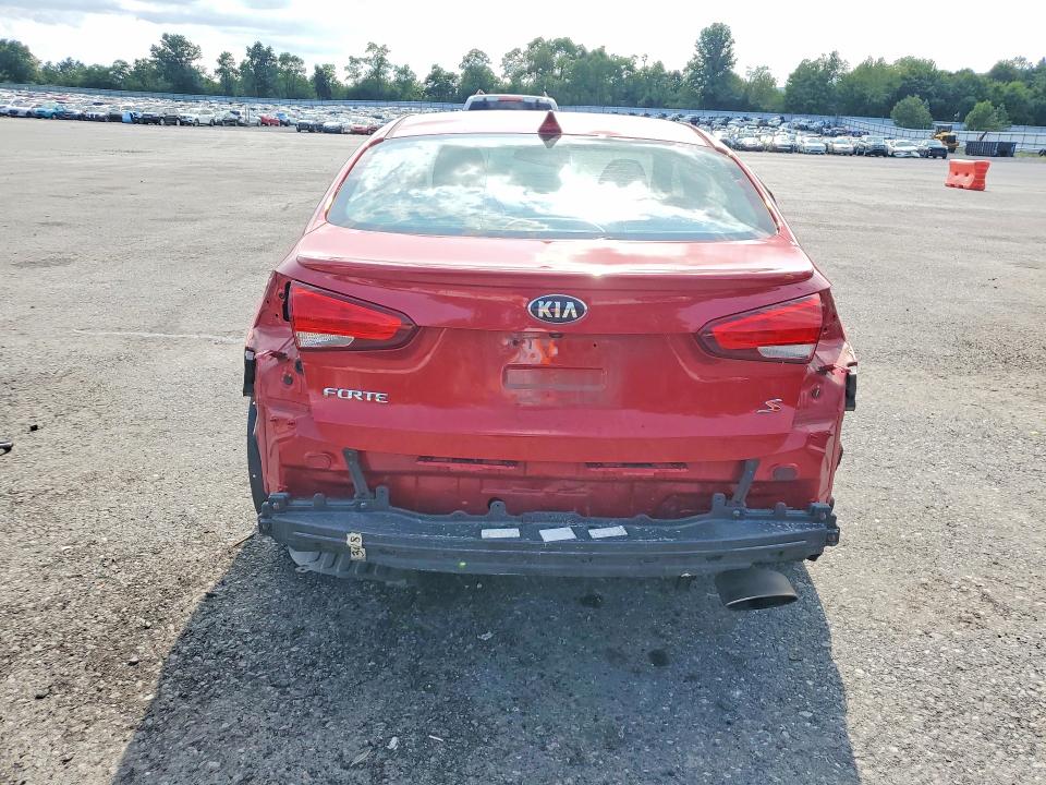61873716 :رقم المزاد ، 3KPFL4A7XHE120976 vin ، 2017 Kia Forte مزاد بيع
