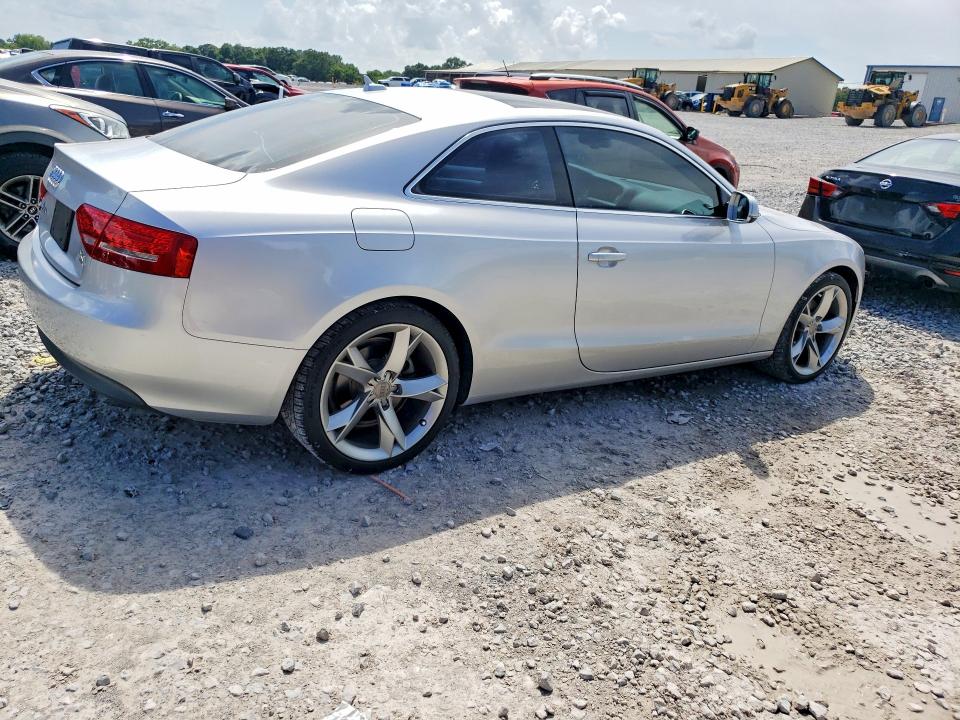 Продажа на аукционе авто 2011 Audi A5, vin: WAULFAFR0BA067666, номер лота: 61901866