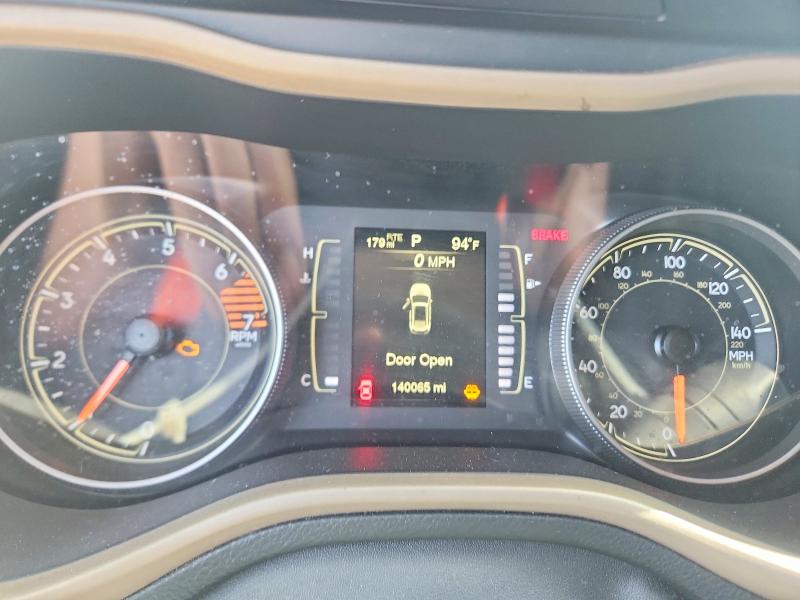 60650916 :رقم المزاد ، 1C4PJLCB5HW507673 vin ، 2017 Jeep Cherokee مزاد بيع