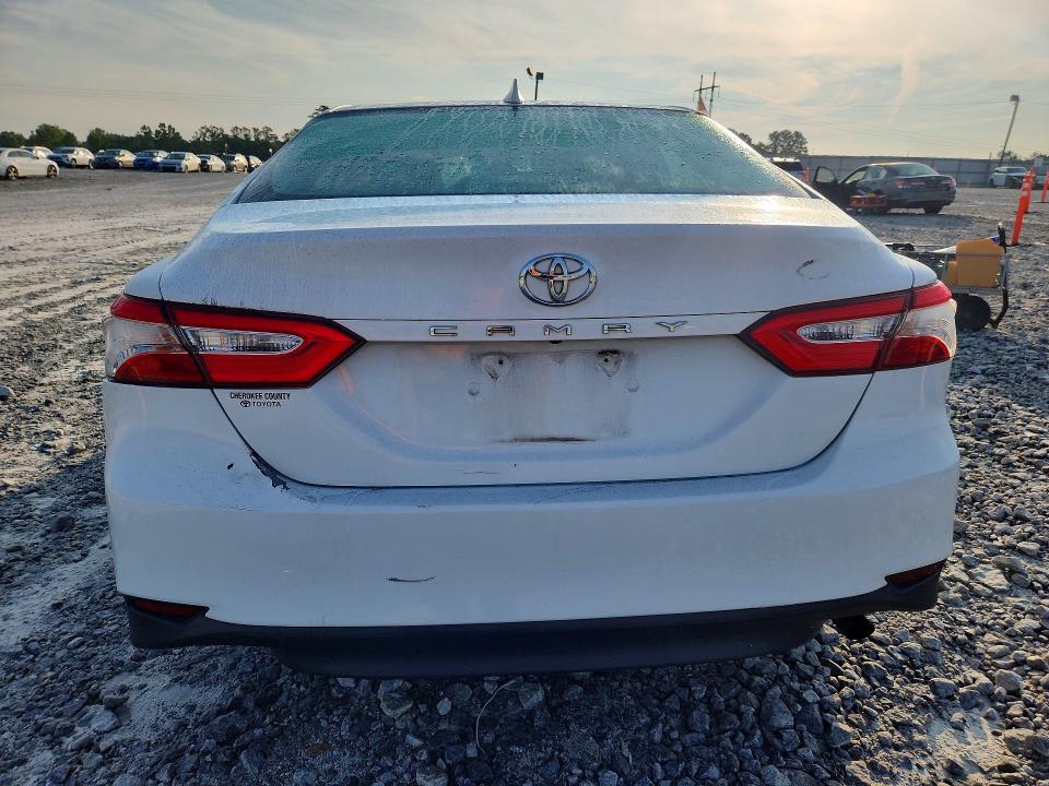 63127256 :رقم المزاد ، 4T1B11HK0KU203673 vin ، 2019 Toyota Camry مزاد بيع