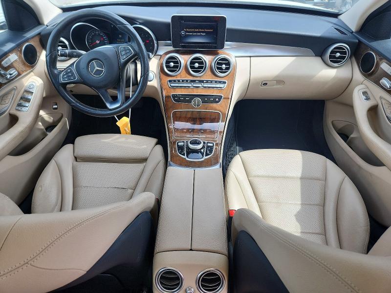60189856 :رقم المزاد ، 55SWF4KB7HU224781 vin ، 2017 Mercedes-benz C مزاد بيع