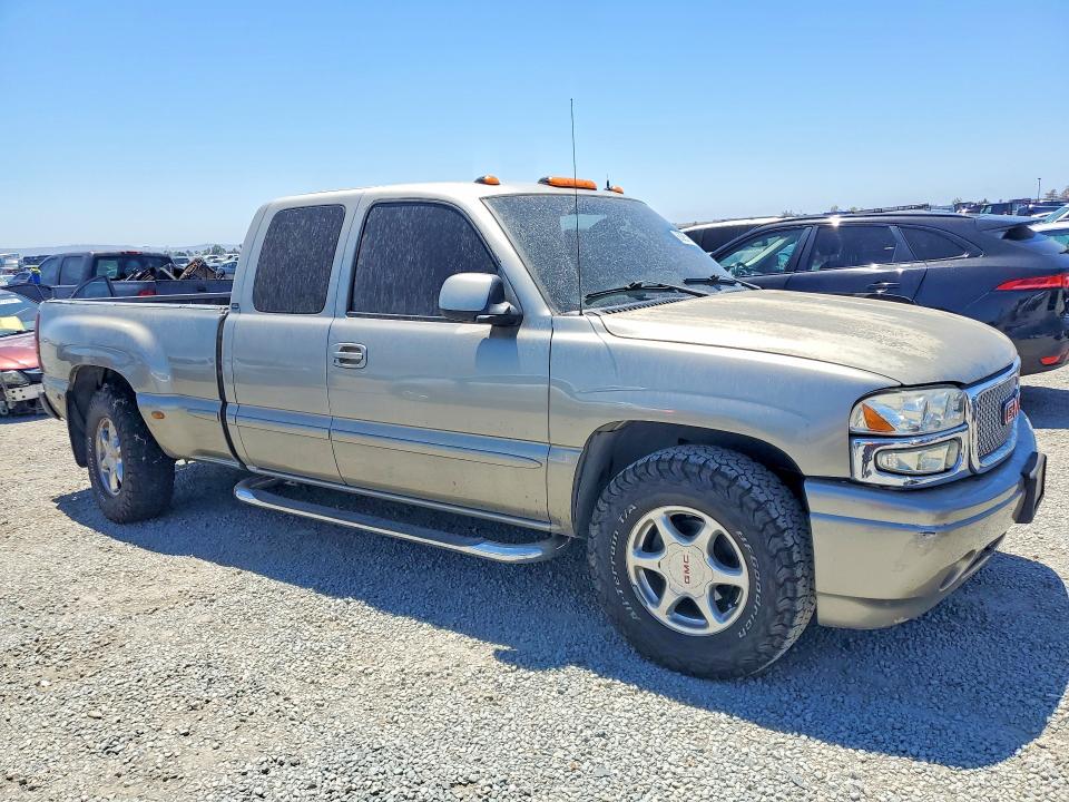 2002 Gmc Sierra მანქანა იყიდება აუქციონზე, vin: 2GTFK69U721321277, აუქციონის ნომერი: 63251106