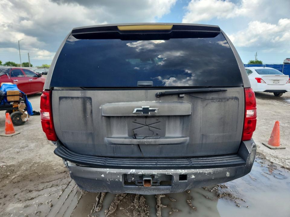 61197936 :رقم المزاد ، 3GNFC16068G148943 vin ، 2008 Chevrolet Suburban مزاد بيع