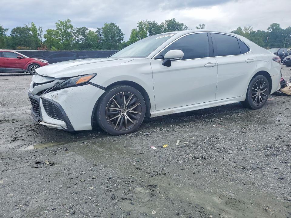 60973536 :رقم المزاد ، 4T1T11AKXRU189628 vin ، 2024 Toyota Camry مزاد بيع