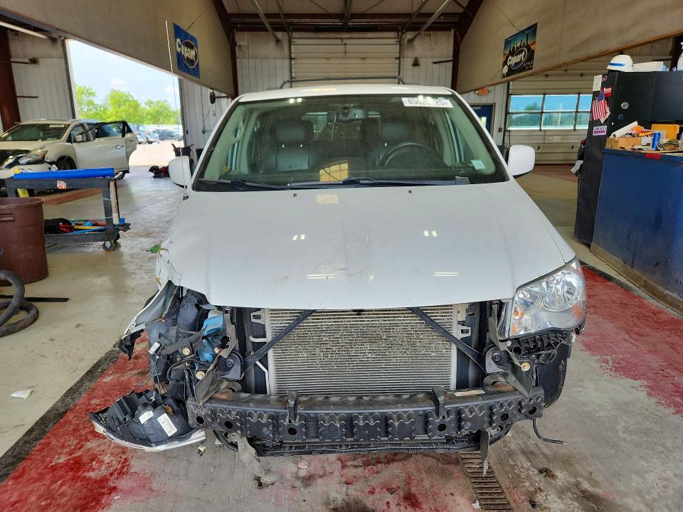 2015 Chrysler Town & Country მანქანა იყიდება აუქციონზე, vin: 2C4RC1BG6FR594672, აუქციონის ნომერი: 85629025