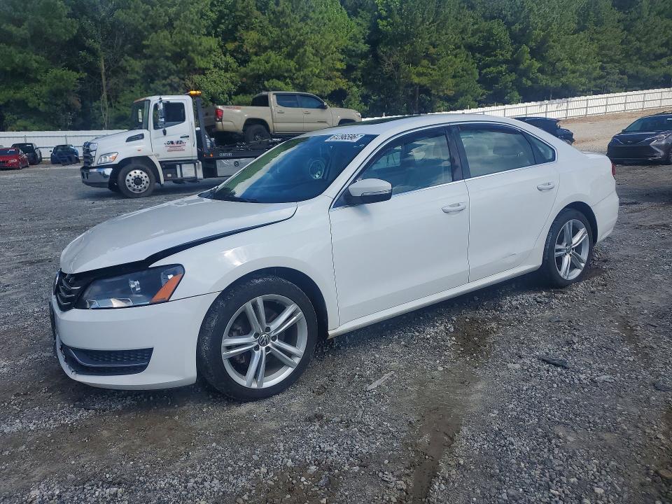 61296596 :رقم المزاد ، 1VWBN7A36EC052599 vin ، 2014 Volkswagen Passat مزاد بيع