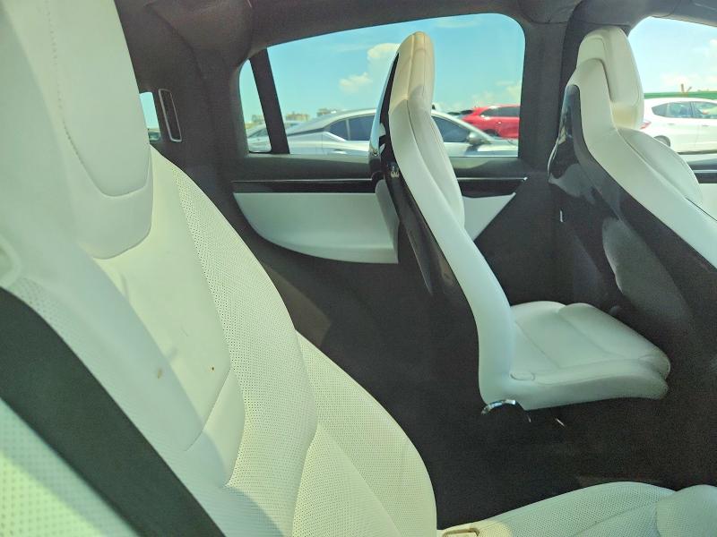 60067056 :رقم المزاد ، 5YJXCBE24GF012790 vin ، 2016 Tesla Model X مزاد بيع