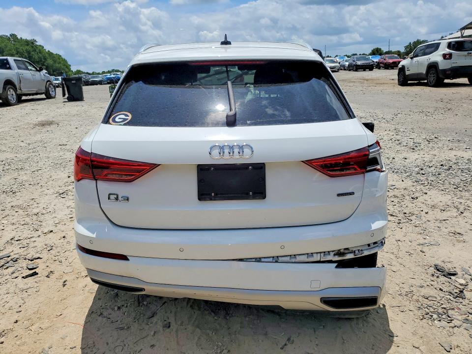62283676 :رقم المزاد ، WA1AUCF39M1102130 vin ، 2021 Audi Q3 مزاد بيع