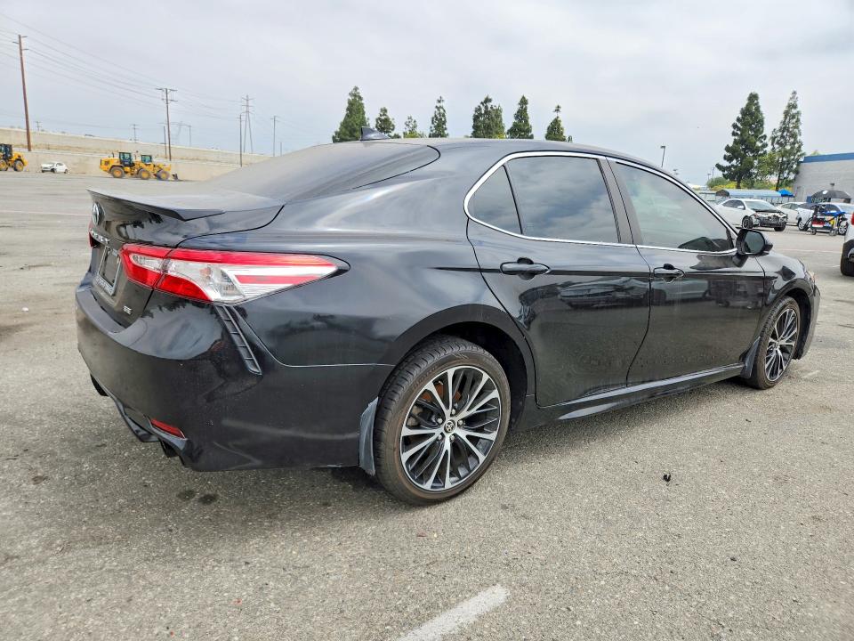 59600656 :رقم المزاد ، 4T1G11AK9LU955373 vin ، 2020 Toyota Camry مزاد بيع
