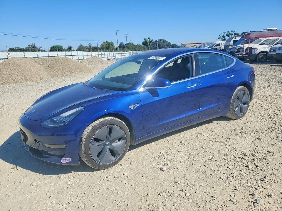 60366336 :رقم المزاد ، 5YJ3E1EA3JF161001 vin ، 2018 Tesla Model 3 مزاد بيع