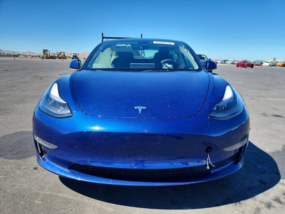 63346136 :رقم المزاد ، 5YJ3E1EB2NF353833 vin ، 2022 Tesla Model 3 مزاد بيع