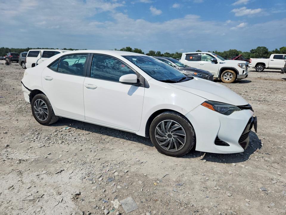 Продажа на аукционе авто 2018 Toyota Corolla, vin: 2T1BURHEXJC005330, номер лота: 62702336