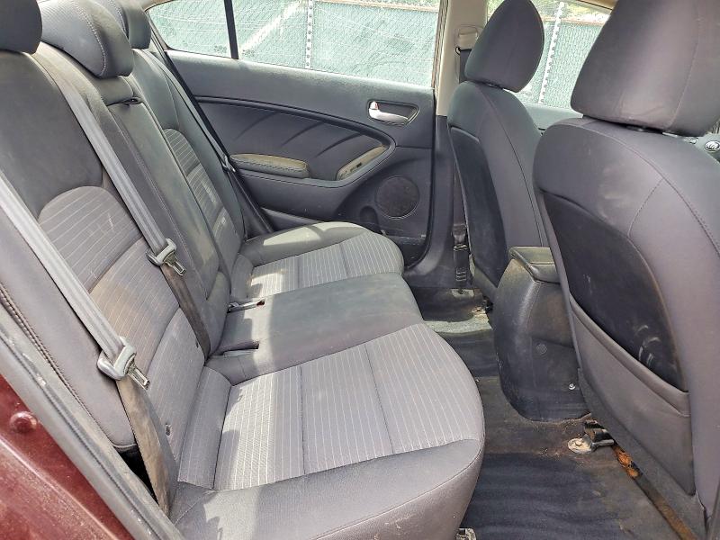 62667596 :رقم المزاد ، 3KPFL4A7XJE272097 vin ، 2018 Kia Forte مزاد بيع
