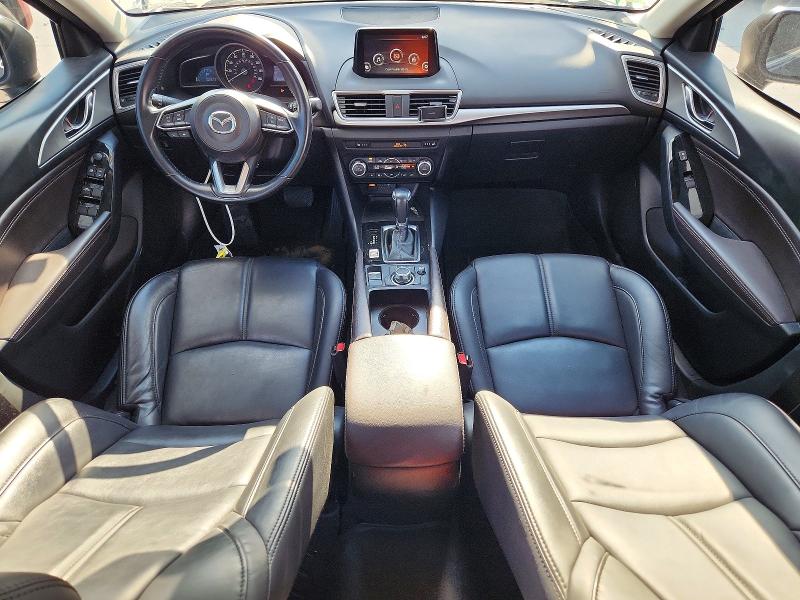 60582726 :رقم المزاد ، 3MZBN1L38JM261443 vin ، 2018 Mazda 3 مزاد بيع