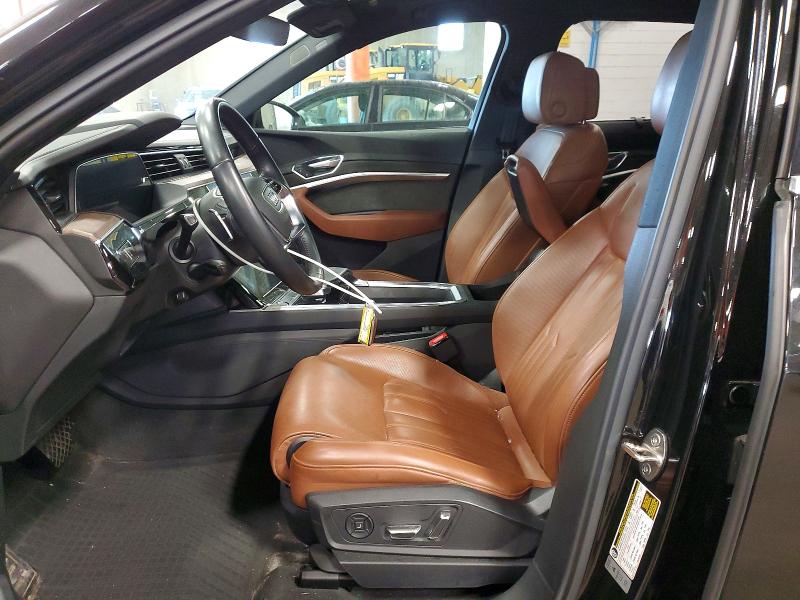 59961916 :رقم المزاد ، WA1VABGE8KB020532 vin ، 2019 Audi E-tron مزاد بيع