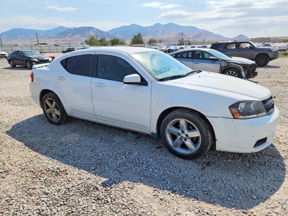 61202546 :رقم المزاد ، 1C3CDZCB9EN237507 vin ، 2014 Dodge Avenger مزاد بيع