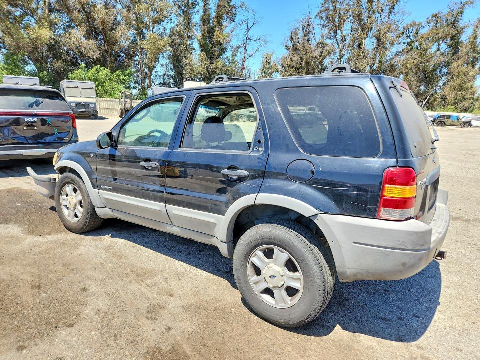 60639826 :رقم المزاد ، 1FMCU04181KB93231 vin ، 2001 Ford Escape مزاد بيع